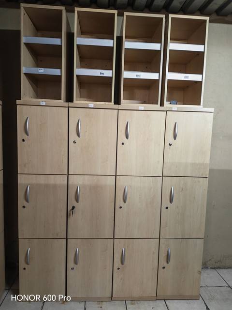 Second-hand locker cupboards maple - Gert Kantoor Meubels Rustenburg