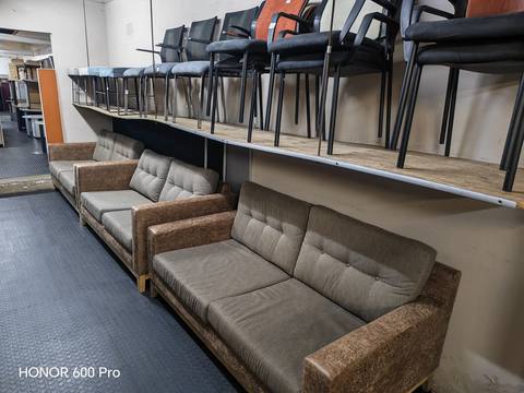 Second-hand lounge sofas row - Gert Kantoor Meubels Rustenburg