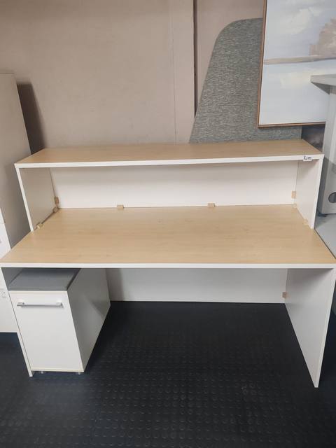 Used White & Maple Reception Counter — R4995