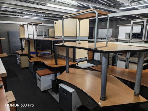 Second-hand workstations showroom - Gert Kantoor Meubels Rustenburg