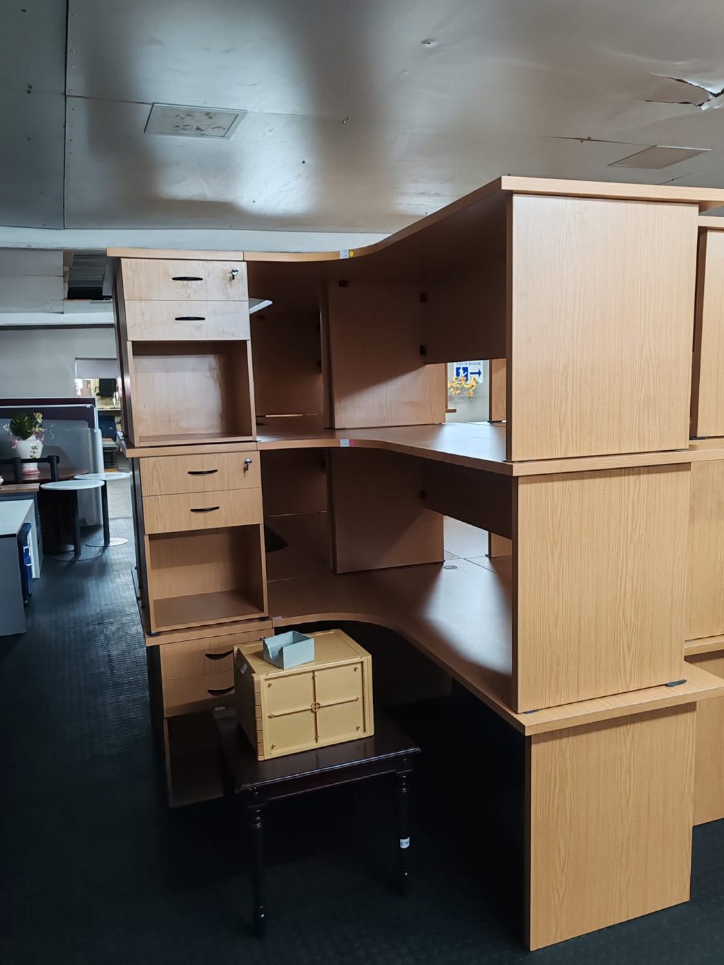 Second-hand oak corner desks with drawer pedestals